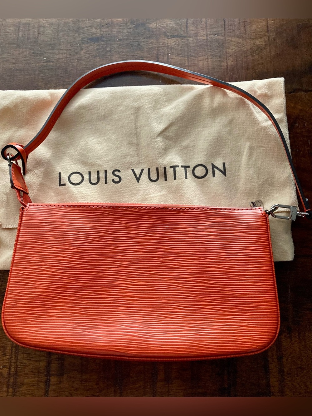 Louis Vuitton Epi Learher Pochette Accessoires